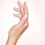 Manicure con smalto ad effetto bb Cream - crediti orly