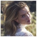 Il capello di Rosie appare ben idratato e lucido.