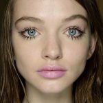 Mascara con applicazione tipo "manga"