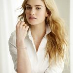 Copia le acconciature di Lily James
