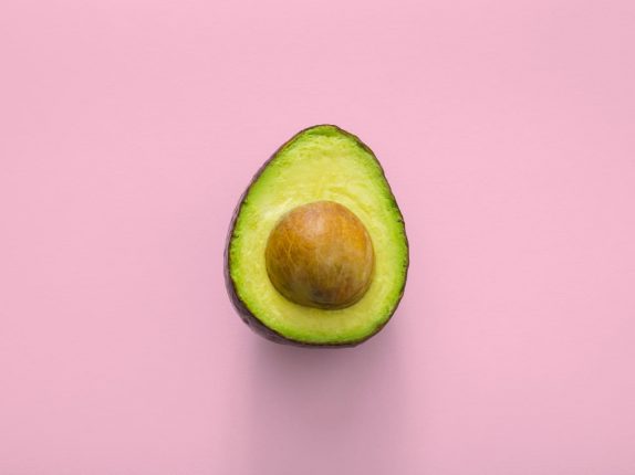 avocado-toccasana-per-i-capelli-secchi