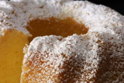 Ciambella miele e cannella: dolcezza autunnale.