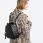 Zara, zaino rigido nero.