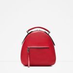 Zara, zaino rigido rosso.