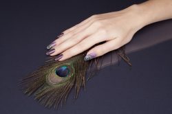 Esempio di nail art con decorazione acrilica di Estrosa