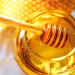 Il miele è un prezioso alleato della nostra pelle: scopriamo i migliori prodotti per la cura del corpo.