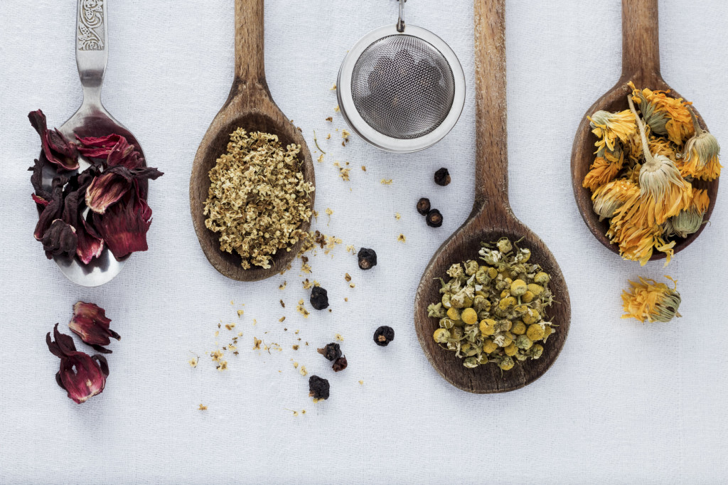 Le tisane drenanti sono un valido alleato contro il gonfiore.