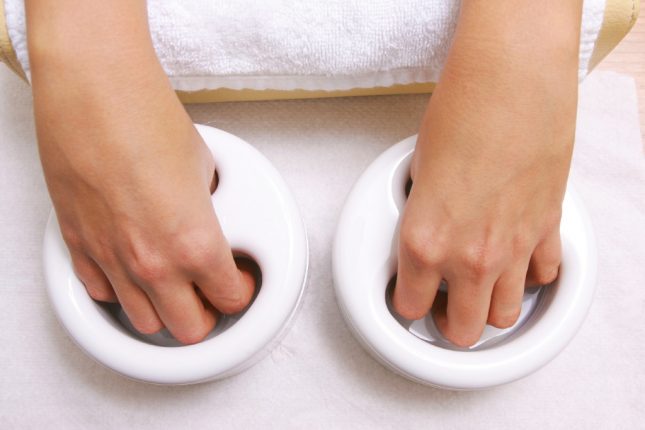 La cura quotidiana delle mani è il modo migliore per evitare la comparsa delle fastidiose pellicine.