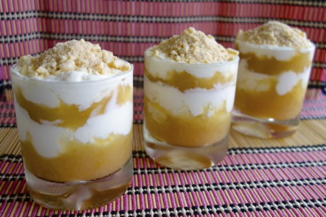 Mele alla danese: un dolce al cucchiaio a base di frutta, sanissimo e goloso.