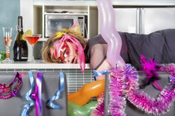 A Capodanno si fanno le ore piccole, si sa: ecco 10 prodotti top per risvegliare la pelle e apparire fresche e riposate anche dopo poche ore di sonno.
