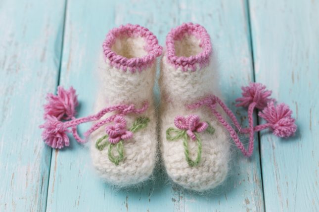 Calzetti, pantofoline e scarpette per il tuo bebè: scegli come proteggere i piedini del tuo piccolo maratoneta.