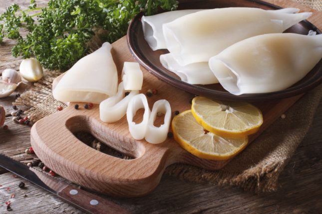 Come pulire i calamari in modo semplice e veloce.