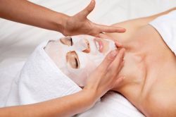 Maschera viso in tessuto - crediti foto Iroha