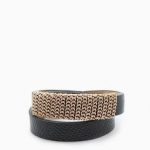 Bracciale in finta pelle nera con dettaglio a catenella dorato di Stradivarius