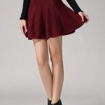 Gonna a balze mini e tinta unita, in un perfetto color bordeaux. Di Romwe