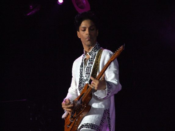 Prince: trovato morto l’artista più influente degli anni ’80