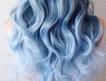 denimhair: i capelli blue fanno tendenza