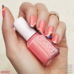 Essie manicure color Block - crediti essiepolish Instagram