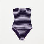 In perfetto stile navy di ZARA