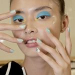 Manicure turchese