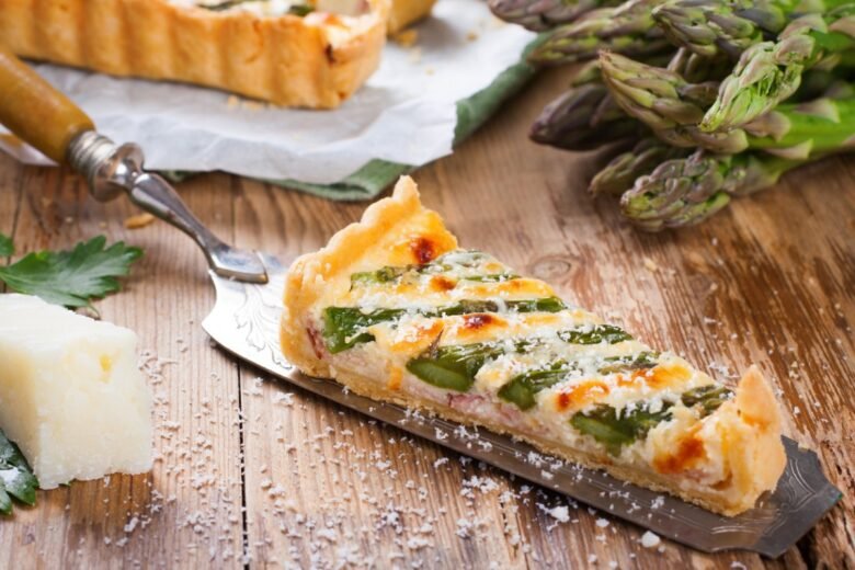 Torta salata con asparagi e salvia ananas