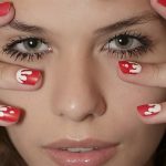 Nail art motivo macchie