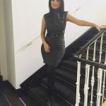 Laura Pausini con little black dress