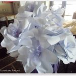 idee allestimento matrimonio con fiori di carta