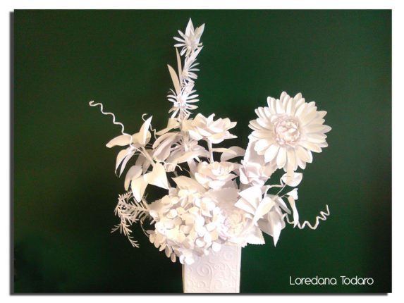 idee allestimento matrimonio con fiori di carta