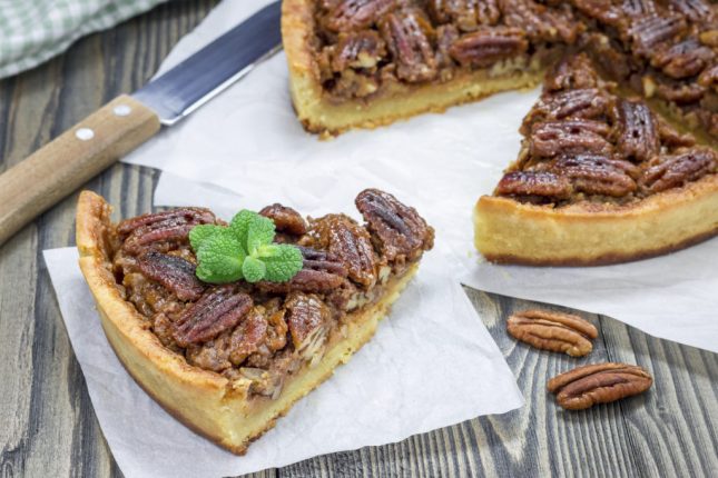 Pecan pie - crostata di noci pecan. Ricetta tipica americana.