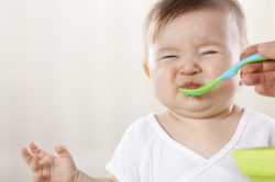 Bambino poco interessato al cibo