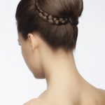 Chignon decorato con treccia