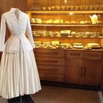 Isabelle-de-Borchgrave-Tailleur-Bar-di-C.-Dior