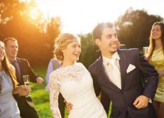 Sposi e ospiti del matrimonio