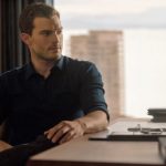 JAMIE DORNAN impersona Christian Grey © Doane Gregory