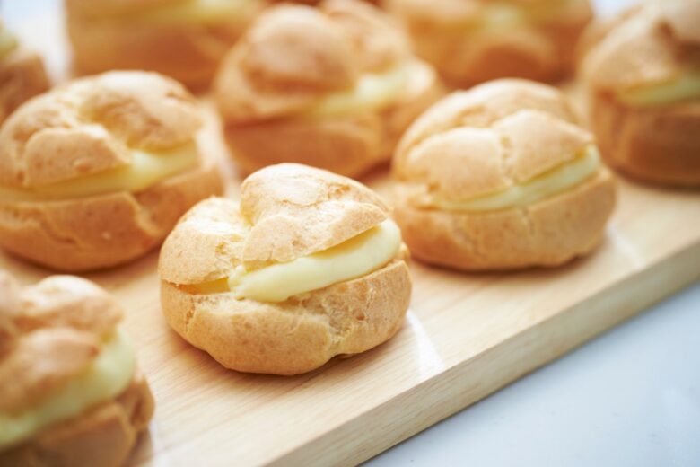 Bignè alla crema pasticcera