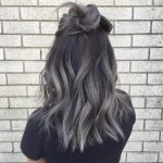 Capelli grigi: i tagli corti e lunghi