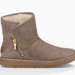 Classic Luxe Kip by UGG