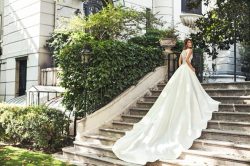 Abiti da sposa: la collezione Atelier 2018 di Pronovias