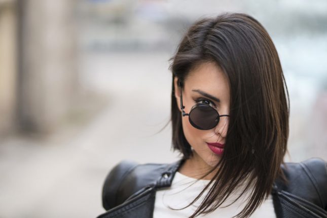Shag bob liscio scalato sulla nuca