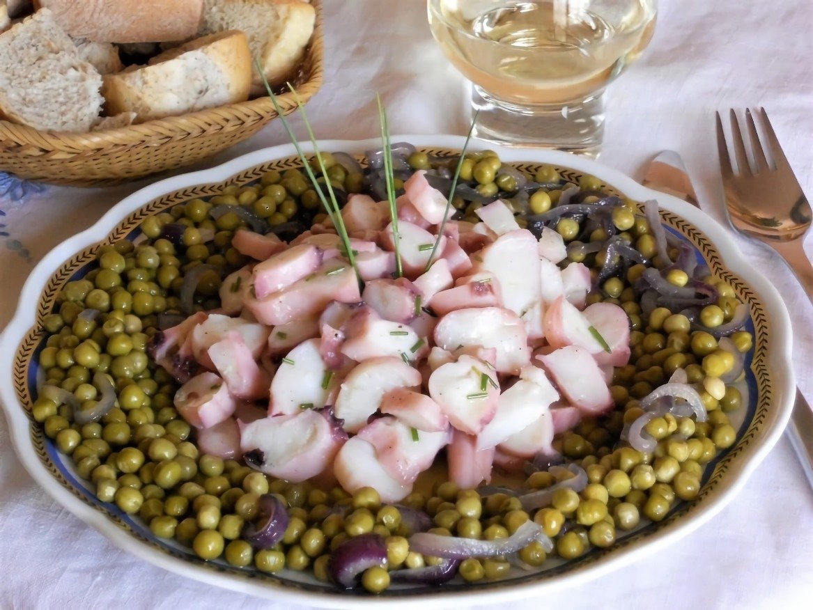 Insalata di totani e piselli