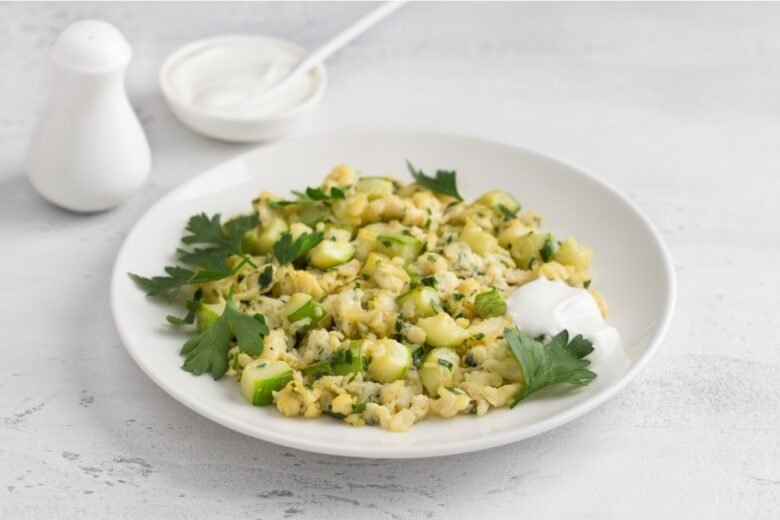 Uova strapazzate con zucchine