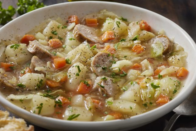Zuppa densa di cavolo e patate