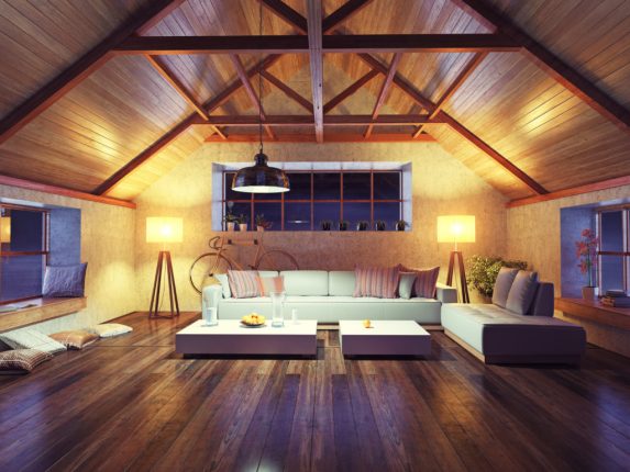 Mansarda con tetto in legno