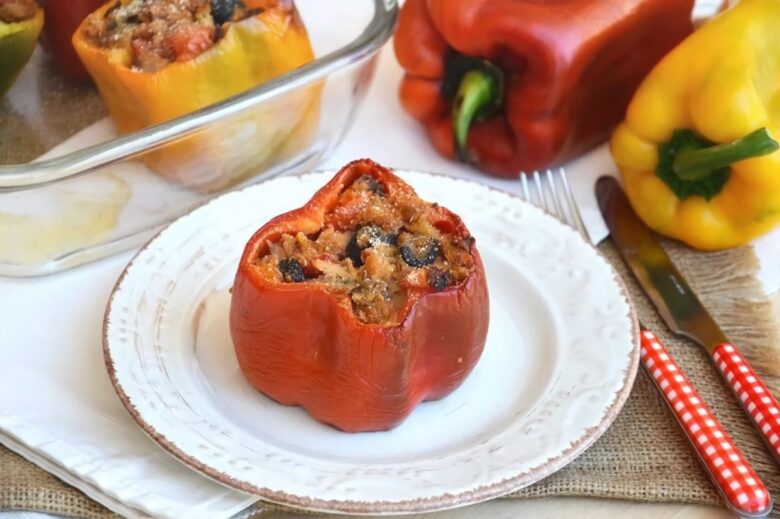 Peperoni ripieni di riso e tonno al forno