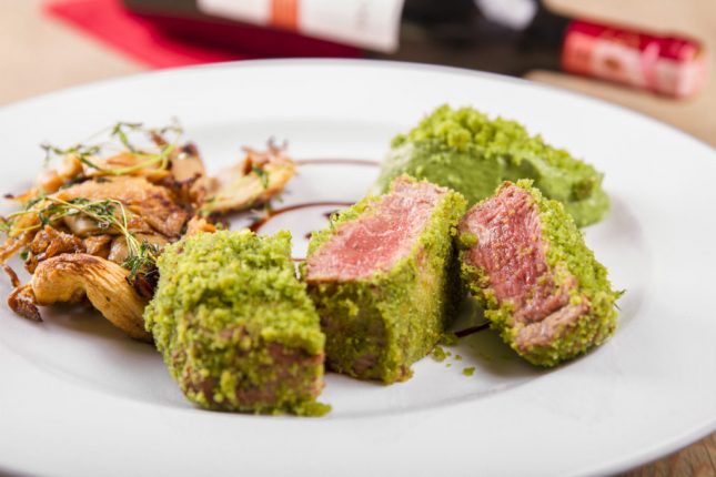 Filetto di maiale in crosta di pistacchi e mandorle