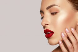 Correggere difetti col makeup