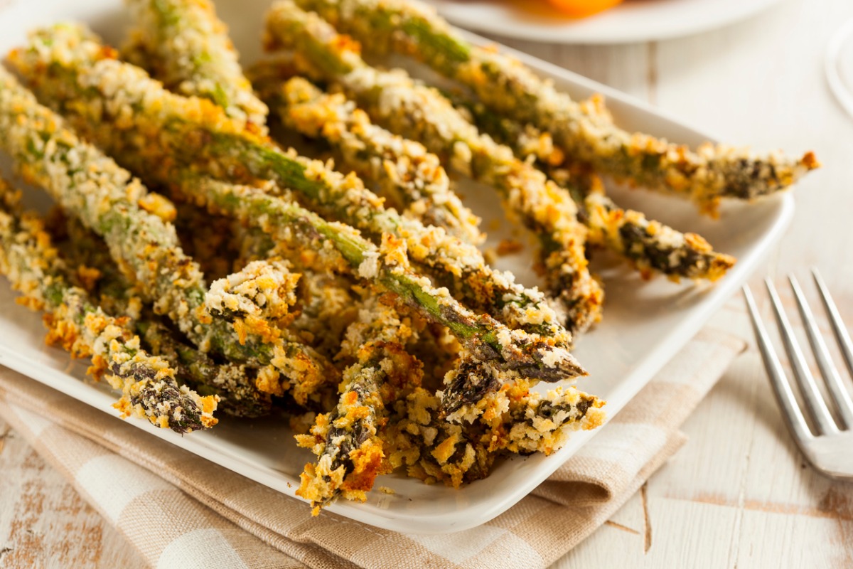 Frittura di asparagi con salsa