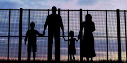Il Governo separa i figli dai genitori