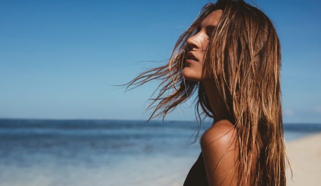 Proteggere i capelli dal sole